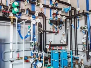 Оборудование блочно-модульной газовой котельной в Южный берег — фото трубопроводов